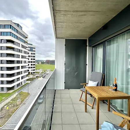 Real Living By Refa Balcony Retreat 75 Apartment Prague Exterior photo