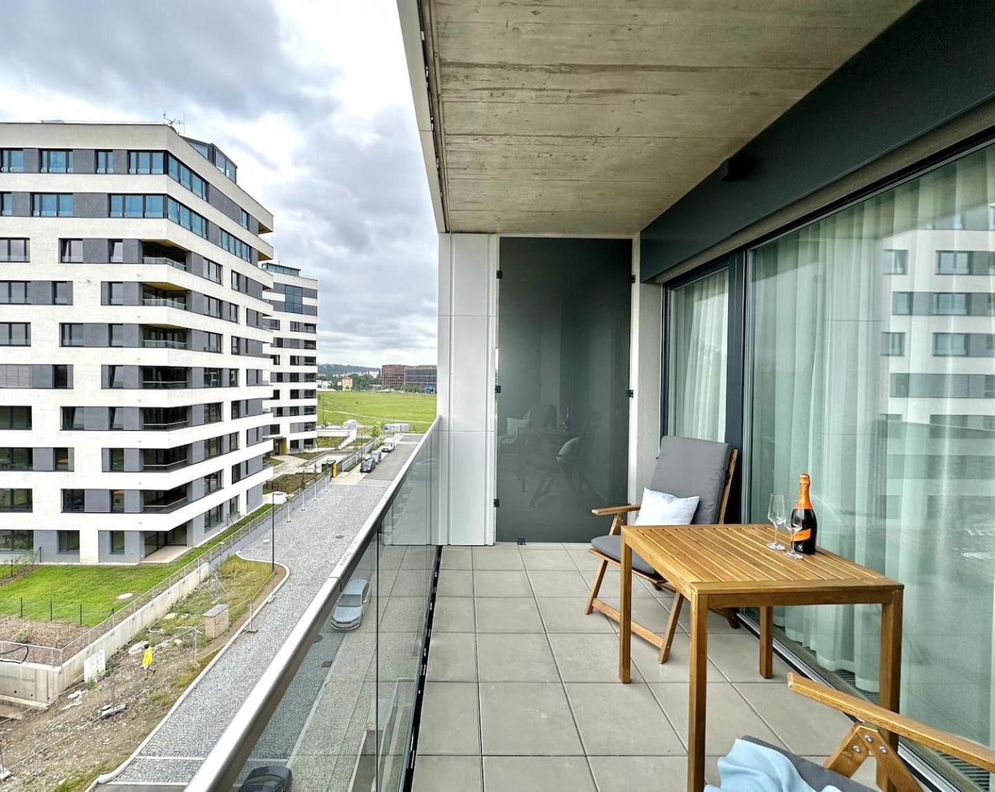 Appartement Real Living By Refa Balcony Retreat 75 Prague